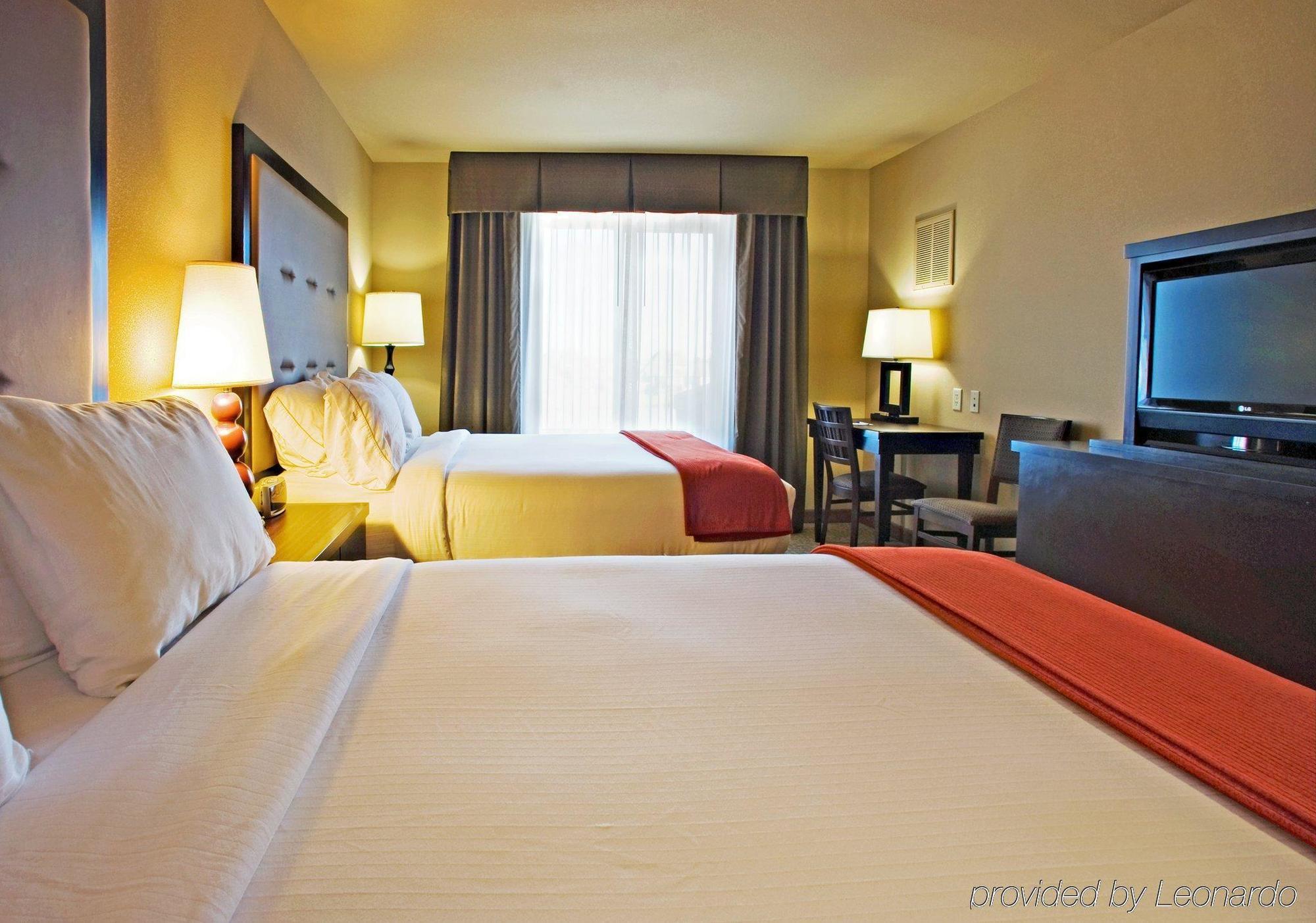 Holiday Inn Express Hotel & Suites Wichita Falls, An Ihg Hotel Rum bild