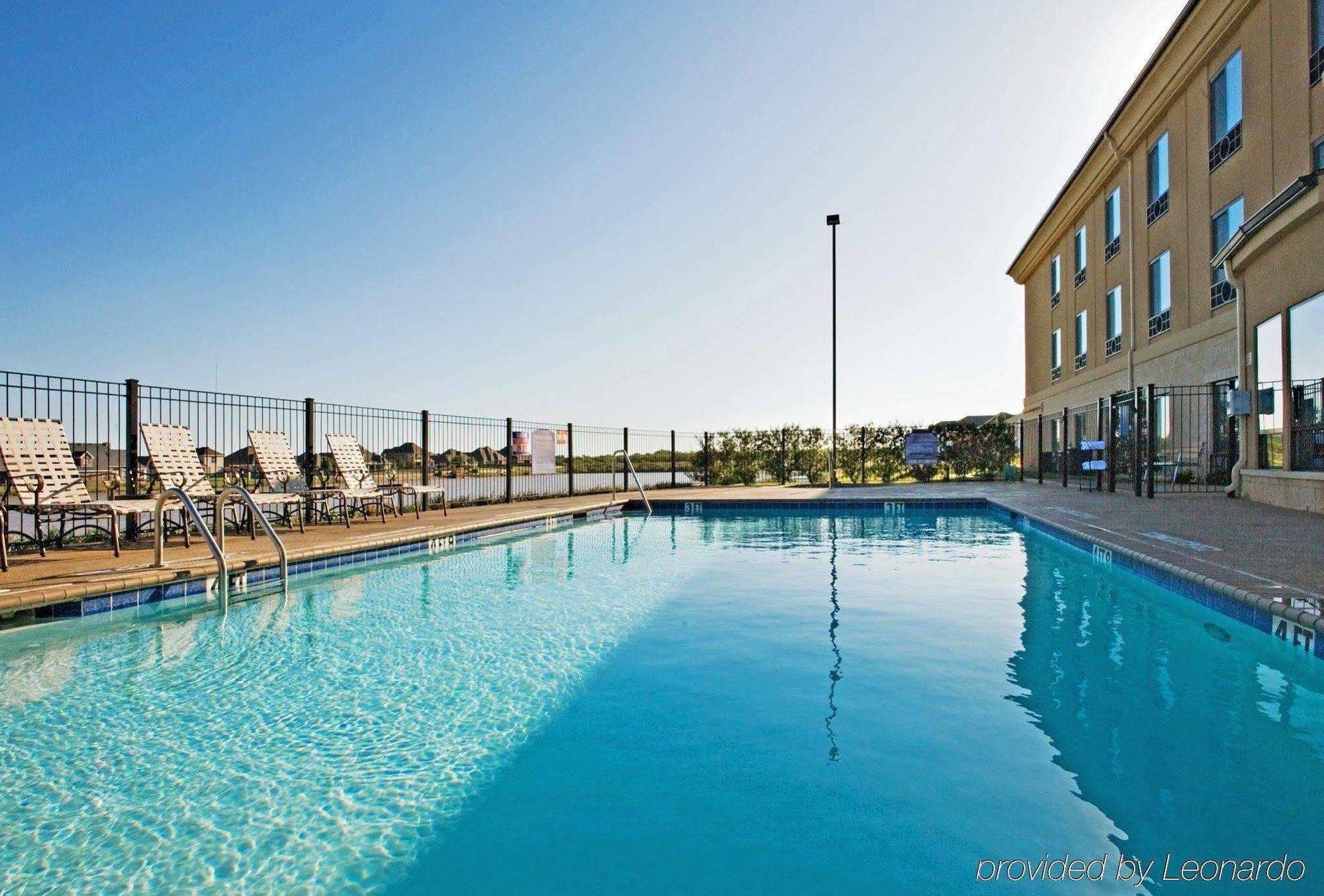 Holiday Inn Express Hotel & Suites Wichita Falls, An Ihg Hotel Exteriör bild