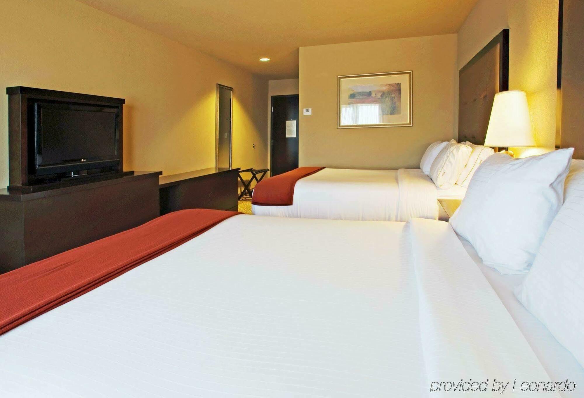 Holiday Inn Express Hotel & Suites Wichita Falls, An Ihg Hotel Rum bild