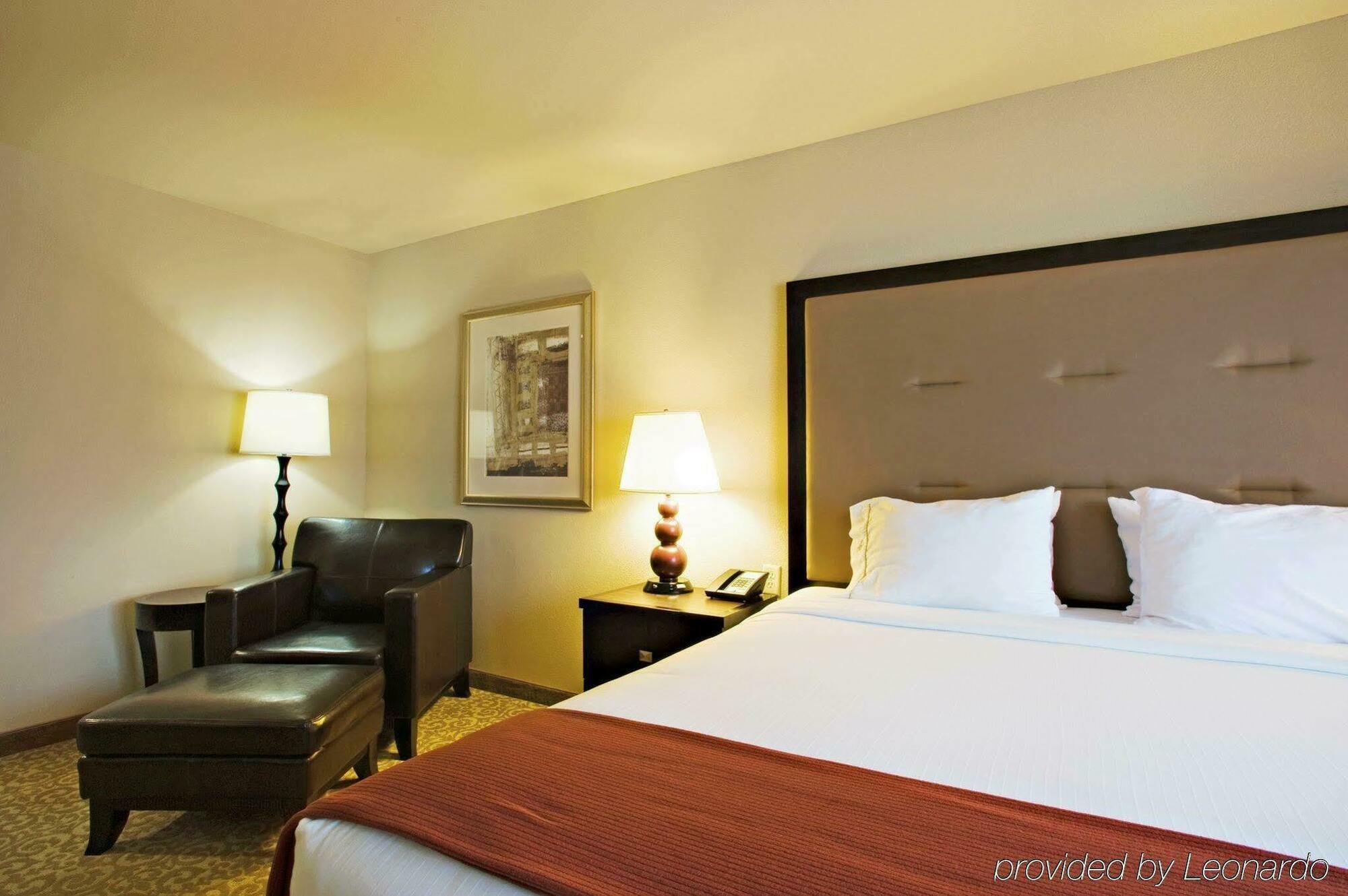 Holiday Inn Express Hotel & Suites Wichita Falls, An Ihg Hotel Exteriör bild